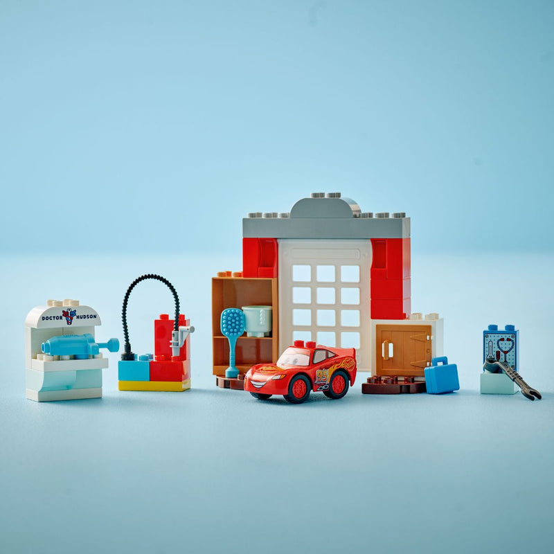 Đồ Chơi Bộ Lắp Ráp Chuyến Thăm Gara Của Bác Sĩ Doc Và Xe McQueen LEGO DUPLO 10456 (35 chi tiết) - ảnh 4