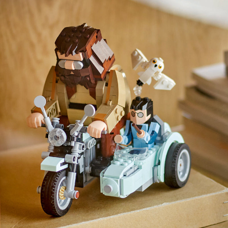 Đồ Chơi Lắp Ráp Mô Tô Bay Cùng Bác Hagrid và Harry LEGO HARRY POTTER 76443 (617 chi tiết) - ảnh 4